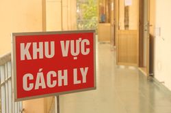 Phi công người Anh viêm phổi do nấm