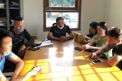 Phê ma túy, nhóm thanh niên chạy ô tô lạng lách trước chốt kiểm dịch COVID-19