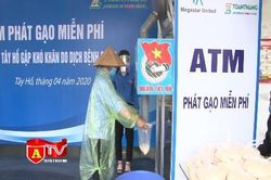 Hà Nội: Sử dụng máy nhận diện khuôn mặt để phát gạo miễn phí
