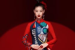 Tìm trang phục dân tộc cho đại diện Việt Nam dự thi Miss Universe 2020