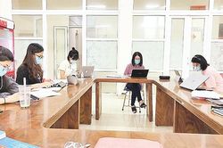 Học trực tuyến tại các khu cách ly tập trung