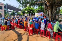 'Người nghèo chúng tôi xúc động, biết ơn lắm'