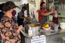 Quán bún, hàng phở im lìm: Hụt hàng, thiếu người chưa vội mở bán