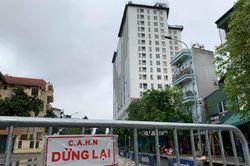 Hà Nội phong tỏa đường Trần Phú, chuẩn bị tiếp tục 'cắt ngọn' tòa nhà 8B Lê Trực
