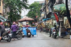 Cận cảnh nhịp sống Hà Nội trở lại