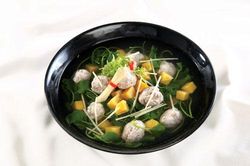 Cách làm canh rau má khoai lang ngọt bùi, đưa cơm cho cả nhà