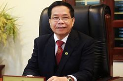 Không thể nới lỏng thi tuyển