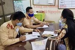 'Hotgirl' Thái Nguyên bị phạt 4 triệu đồng và tước GPLX 2 tháng vì đi sai làn, livestream chửi bới tài xế