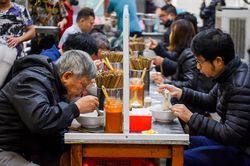 Quán phở Hà Nội làm vách ngăn sau đợt giãn cách xã hội