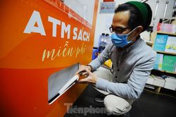 Trải nghiệm 'cây ATM sách' miễn phí đầu tiên tại Hà Nội