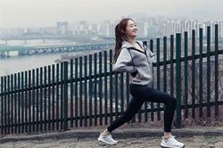Loạt giày thể thao của mỹ nhân 'Tiên nữ cử tạ'