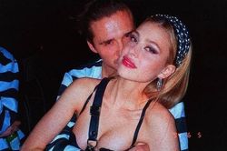 Gia thế bạn gái Brooklyn - bố tỷ phú, tài sản gấp 5 lần David Beckham