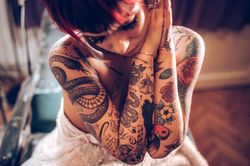 Gào thét khi xăm ở những vị trí đau nhất cơ thể