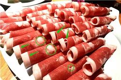 Mẹo phân biệt thịt ba chỉ bò Mỹ thật - giả chỉ bằng 1 chi tiết