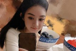 Lâu lâu đăng ảnh selfie, Triệu Lệ Dĩnh khiến fan 'điên đảo' bởi độ trẻ trung nhưng không bằng chi tiết để lộ lối sống hiếm có