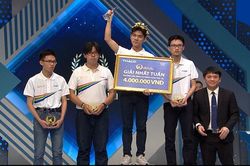 Cuộc 'rượt đuổi' ngoạn mục giúp nam sinh Hà Nội giành vòng nguyệt quế cực bất ngờ