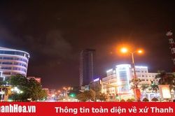 Thành phố dưới ánh đèn