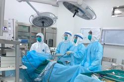 Tình hình sức khỏe của 3 bệnh nhân nhiễm Covid-19 nặng