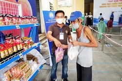 Nhân lên 'ATM gạo' và 'Siêu thị 0 đồng'