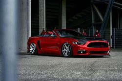 Ngắm xe cơ bắp Ford Mustang mui trần độ 'siêu ngầu'