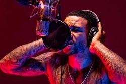 Cựu cầu thủ Manchester United Depay mơ được trở thành một ca sỹ sau khi treo giày