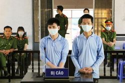 Dùng súng AK bắn người tình rồi tự sát