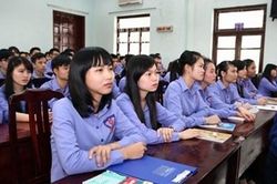 Sinh viên Đại học Kiểm sát Hà Nội đi học trở lại từ ngày 11/5