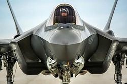 Kiến trúc sư Su-57 chê tả tơi F-35 của Mỹ