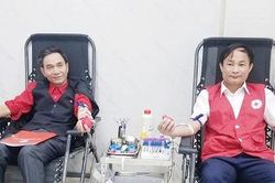 Gửi nghĩa tình trong giọt máu hồng