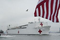 Siêu tàu bệnh viện Hải quân Mỹ USNS Comfort rời New York