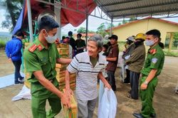 Đưa 'AMT' phát gạo tự động về vùng sâu huyện Sơn Hòa (Phú Yên)