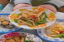 Hẹn hò Sài Gòn: Thực đơn ăn vặt chỉ từ 10K, ấm cái bụng mà giá lại mềm xèo!