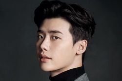 Lý do nào khiến mỹ nam Lee Jong Suk 10 năm qua chỉ đóng một phim cổ trang?