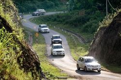 Kinh nghiệm 'xương máu' khi lái xe đường đèo dốc nguy hiểm