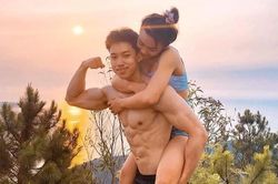 Đi tập gym, cô gái cưa đổ chàng huấn luyện viên kém tuổi