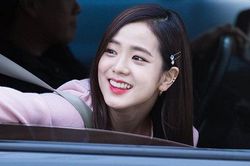 'Ngã ngửa' với câu trả lời muốn hẹn hò cùng ai của Jisoo Blackpink