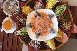 Lẩu thả, món ngon thu trọn hương vị miền biển