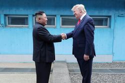 Ông Trump khẳng định 'biết rõ' tình trạng của Kim Jong Un