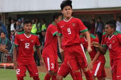 Trận giao hữu đầu tiên tại Việt Nam sau lệnh cách ly; Premier League dự kiến trở lại vào đầu tháng 6