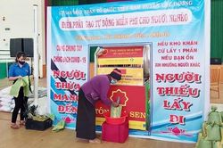 Máy 'ATM gạo' cấp phát hơn 7 tấn gạo cho nguời dân Lạc Dương gặp khó khăn do ảnh hưởng dịch Covid-19