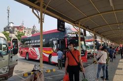 Hà Nội: Người dân bắt đầu đổ về bến xe để về quê dịp nghỉ lễ 30-4