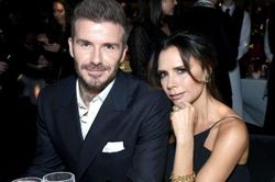 Victoria Beckham bị kiện vì bắt nhân viên làm việc đến hỏng tay