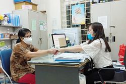 Quận Đống Đa: Những người dân đầu tiên được nhận tiền hỗ trợ từ gói 62.000 tỷ đồng