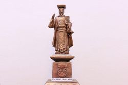 Họp Hội đồng nghệ thuật góp ý xây dựng tượng vua Lý Thái Tông: Nhiều ý kiến nghiêng về mẫu phác thảo số 1