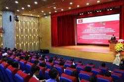 Sinh viên được trải nghiệm rạp chiếu phim miễn phí ngay trong trường