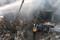 Hiện trường vụ nổ bom xe ở Syria khiến gần 100 nguời thương vong