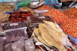 Cá khô tẩm ướp hóa chất thách thức thiu thối