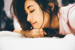 12 điều giúp phụ nữ 'cười khẩy' khi chồng ngoại tình, thản nhiên như không có gì xảy ra