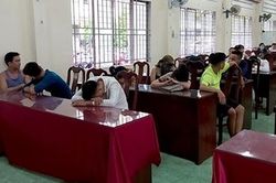 Phát hiện 20 người 'dính' ma túy trong quán karaoke