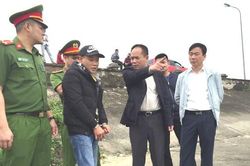 Phó Giám đốc CATP Hà Nội bẻ gãy thủ đoạn cất giấu súng của đối tượng cướp ngân hàng ở Sóc Sơn
